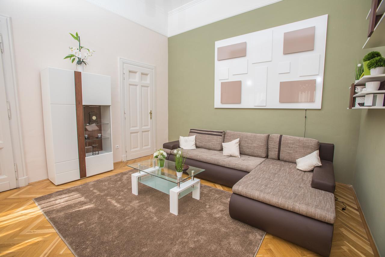 Novak Apartman แซแก็ด ภายนอก รูปภาพ